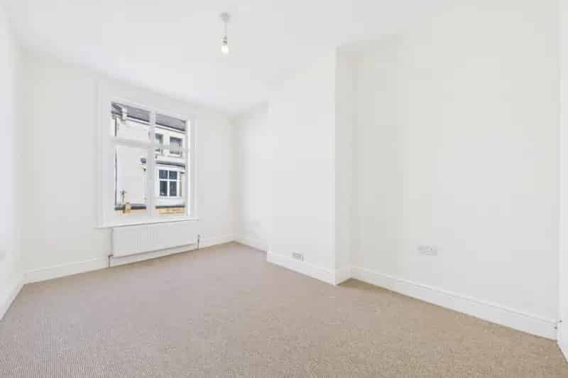 3 Bedroom House For Sale Sandgate High Street