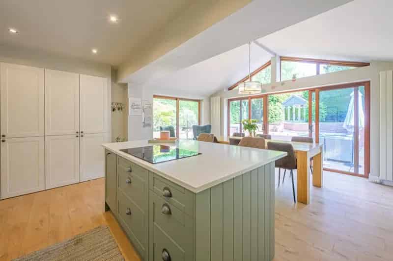 4 Bedroom House with Annexe and Landscaped Garden For Sale