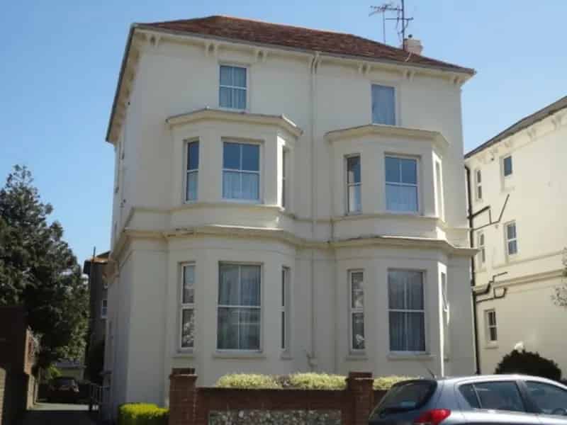 3 Bedroom Flat To Rent Available July 28 2025