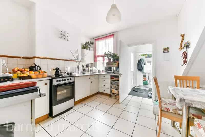 3 Bed House Near West Sutton Station Family Home