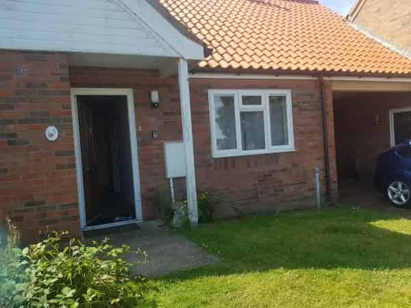 Over 55s Semi-Detached Bungalow near Sheringham Beach