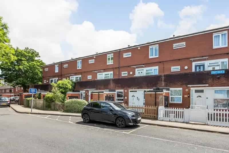 3 Bed Flat for Sale near Lee Station SE12