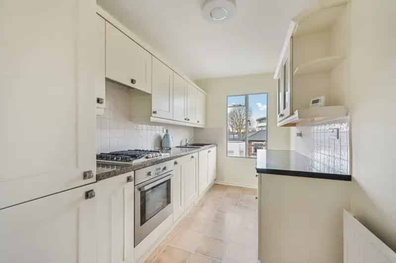 Shepherds Bush Apartment near Transport Links and Westfield