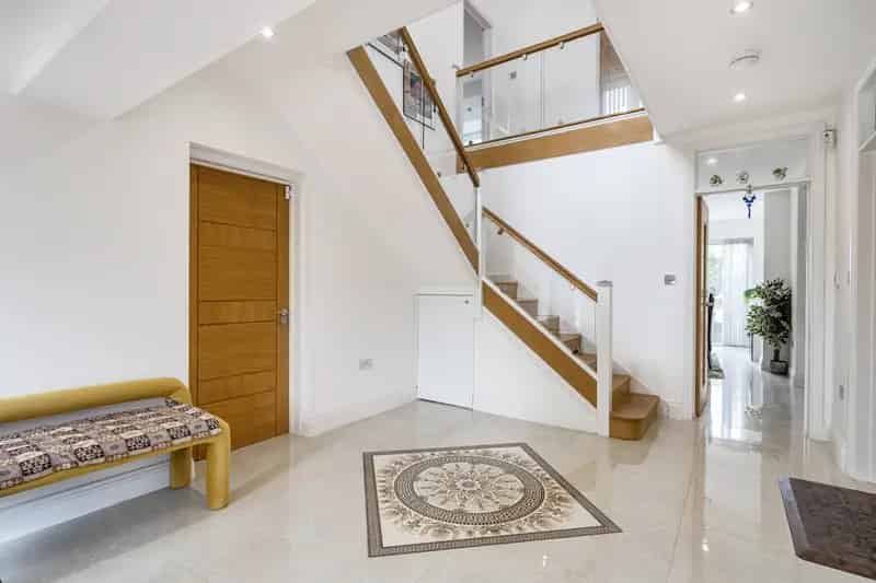 Four Bedroom Detached House for Sale in Cheam