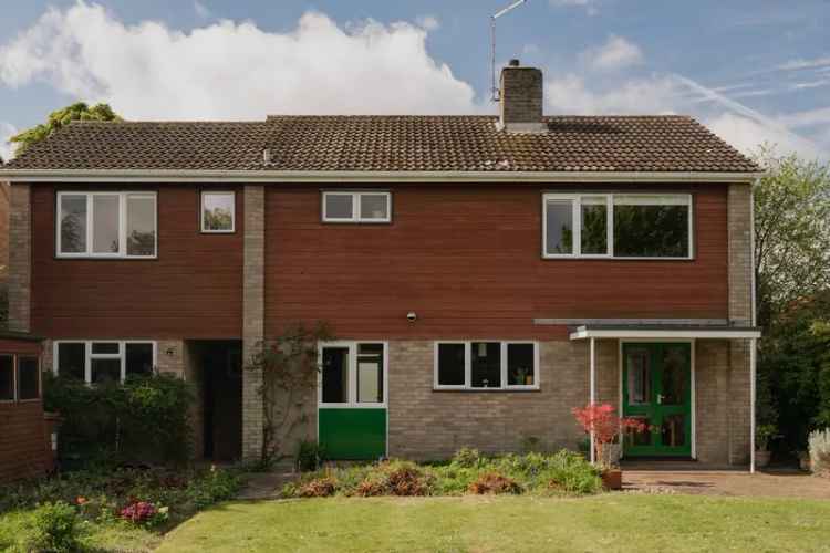 4-Bed Detached House in The Ryde Hatfield