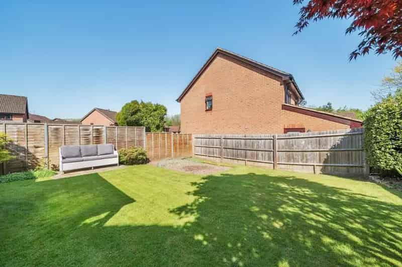 3 Bedroom Detached House for Sale in Hatch Warren