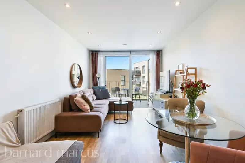 Stylish 1-Bed Apartment Near Hounslow High Street