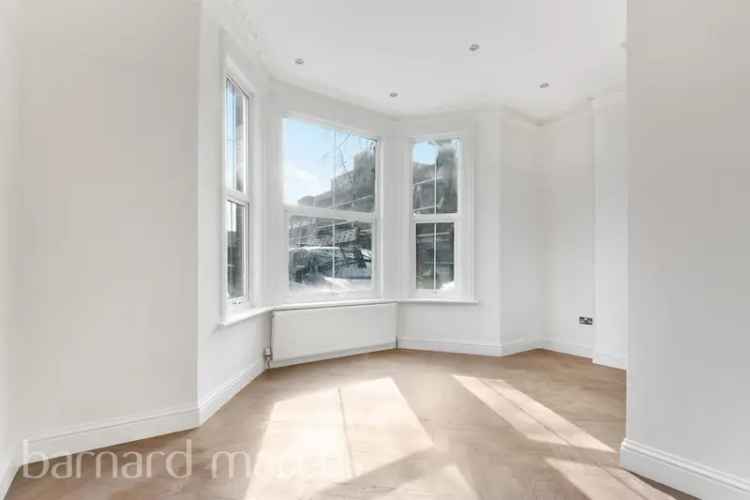 3-Bedroom Modern Apartment Near Croydon