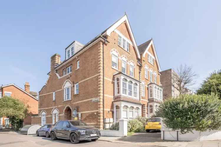 2 Bedroom Flat for Sale in Richmond Hill