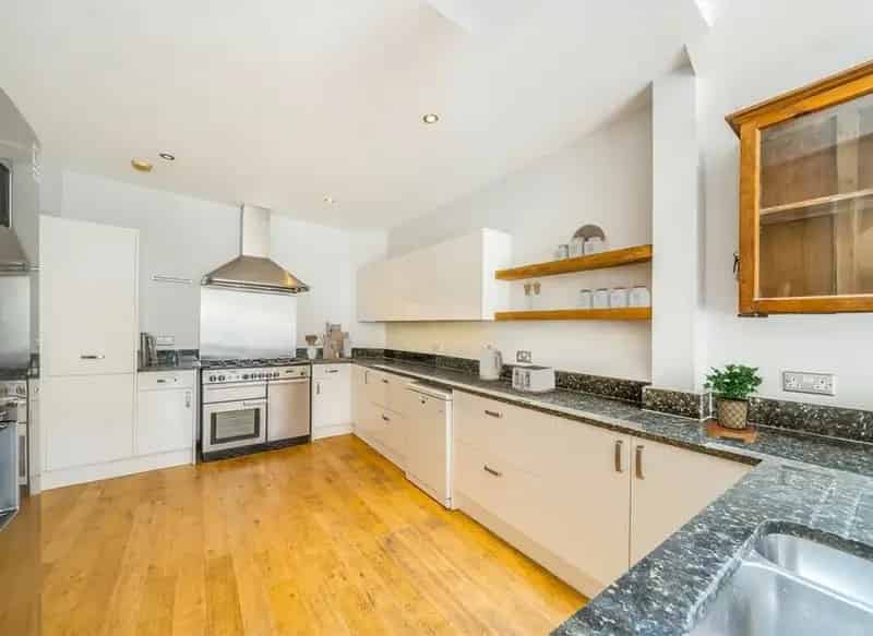 Six Bedroom Period Home St Margarets Village Family Home