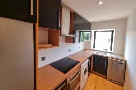 2 Bedroom 70m² Flat Aberdeen - Gas Central Heating & Parking