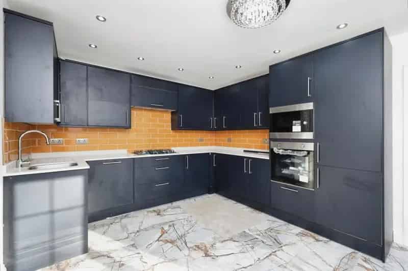 5 Bedroom Detached House For Sale Chain Free