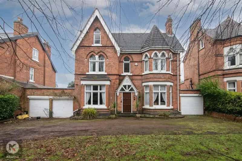 6 Bedroom Detached House for Sale in Solihull