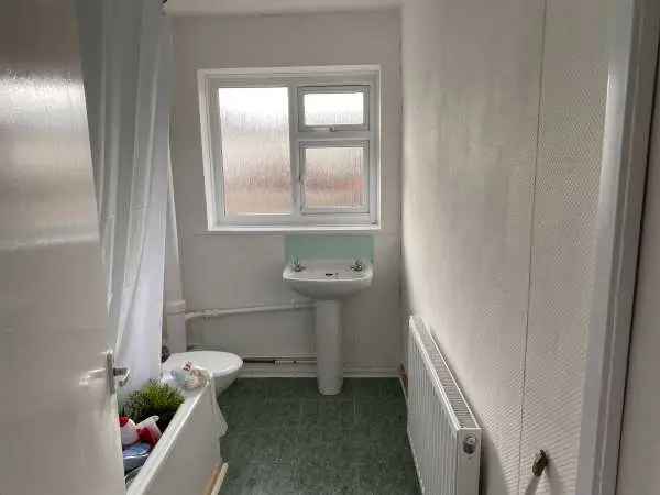 2 Bedroom Flat in Stoke Aldermoor