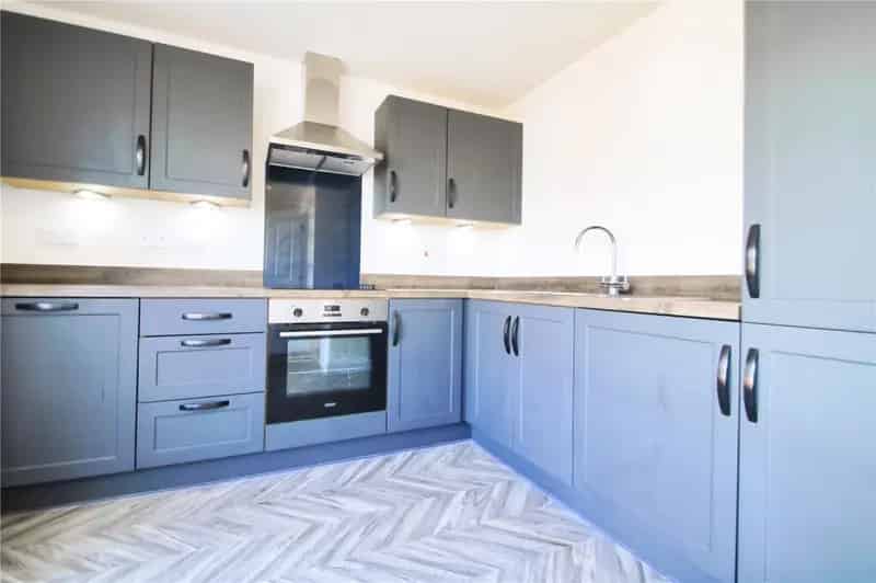 2 Bedroom Semi-Detached House with Parking and Garden