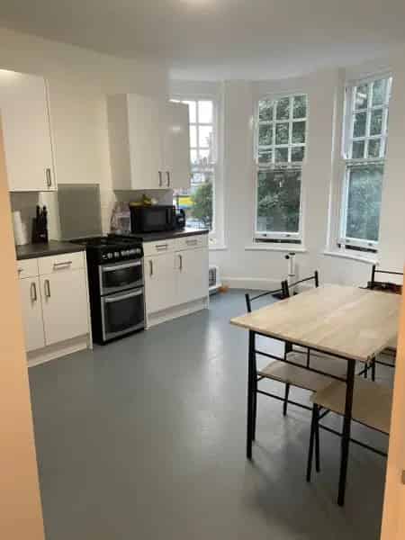 Spacious Home Near Tube Station with Private Parking