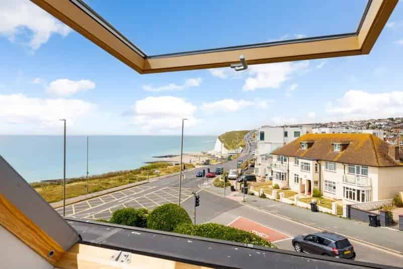 4 Bedroom Detached House to Rent Brighton Saltdean