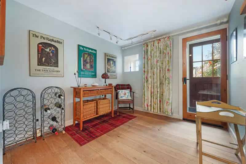Charming 1700s Farmhouse with Barn Conversion 5 Bedrooms