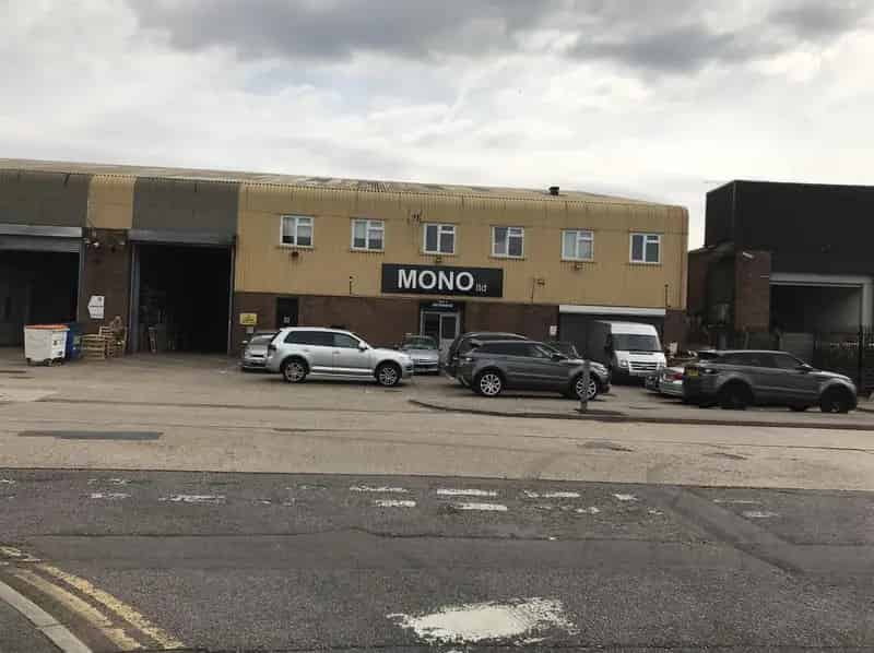 Steel Frame Terrace Unit near Enfield Retail Park