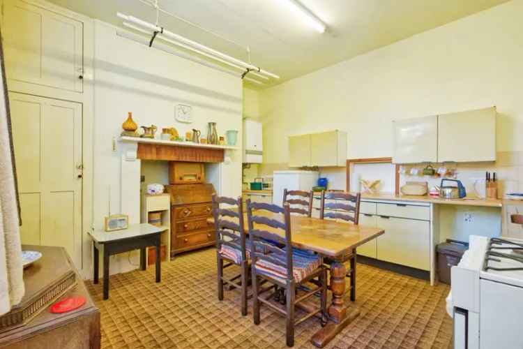 3 Bedroom Ground Floor Apartment Near Blenheim Gardens Minehead