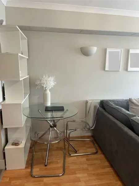 Modern 1 Bedroom Flat Peckham Near Queens Road Station