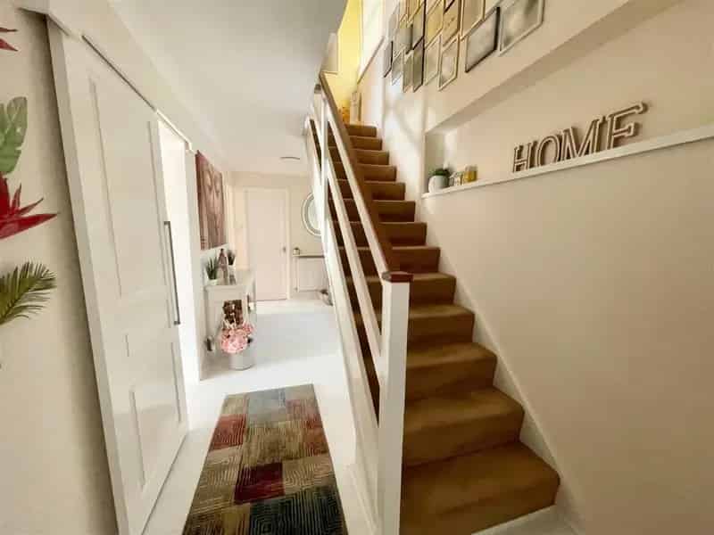 Four Bedroom Family Home in Furnace Green Crawley