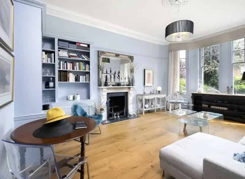 3 4 Bedroom Victorian Conversion Apartment with Garden and Parking
