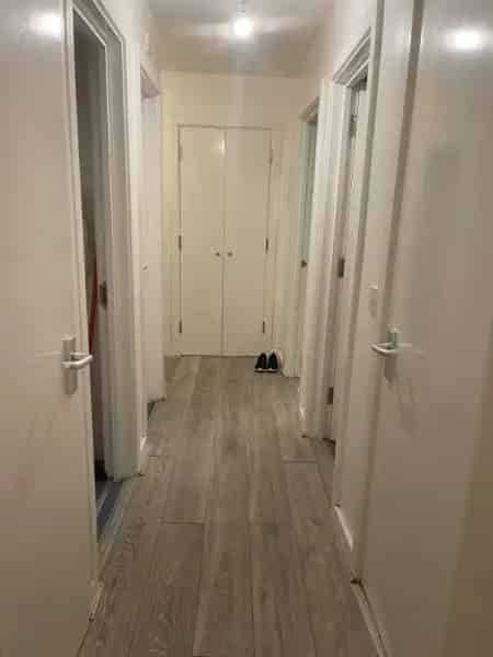 Ground Floor Apartment with Big Rooms and Kitchen Near Public Transport