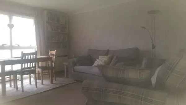 Flat For Rent in Horsham, England