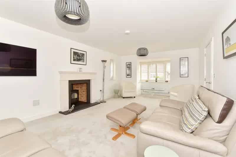 5 Bedroom Detached House for Sale in Marden