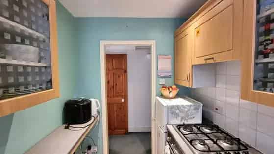 2 Bed Ground Floor Flat with Private Garden - Available Late November