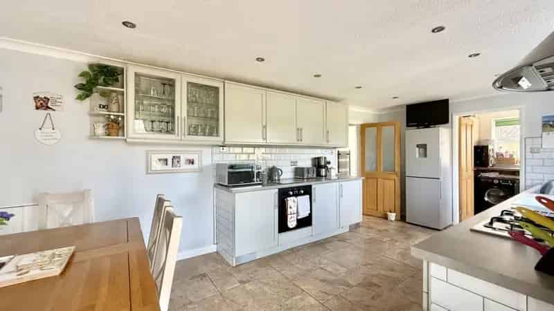 4 Bedroom Detached House For Sale Dilton Marsh