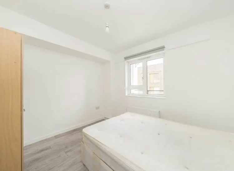  For Sale in 64B, Castle Road, London, England