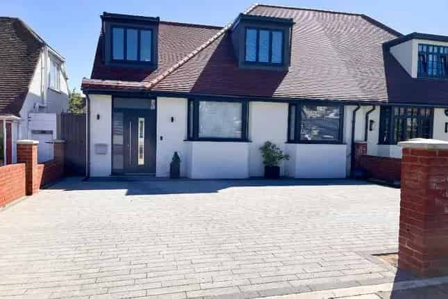 Property for Sale in Purley Avenue London NW2