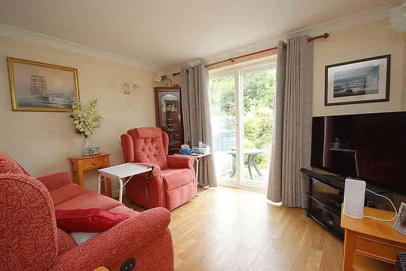 2 Bed House for Sale Near Woodland and Amenities
