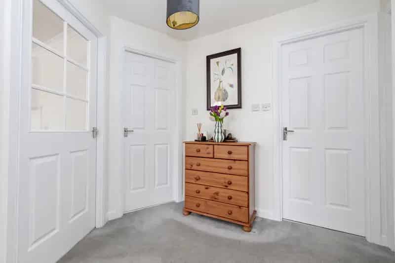 2 Bed Flat in Cove Aberdeen - Modern Kitchen and Parking
