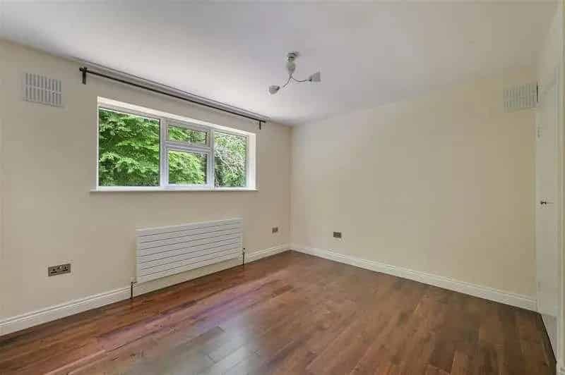 4 Bed Detached House For Sale Epsom