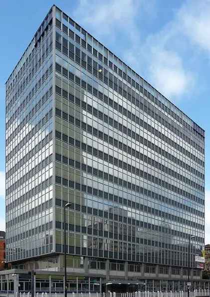  For Rent in 55, Portland Street, Manchester, England