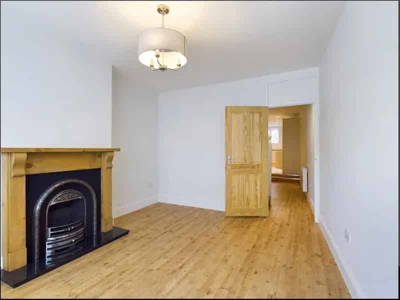 2 Bedroom Flat Windsor Town Centre Apartment