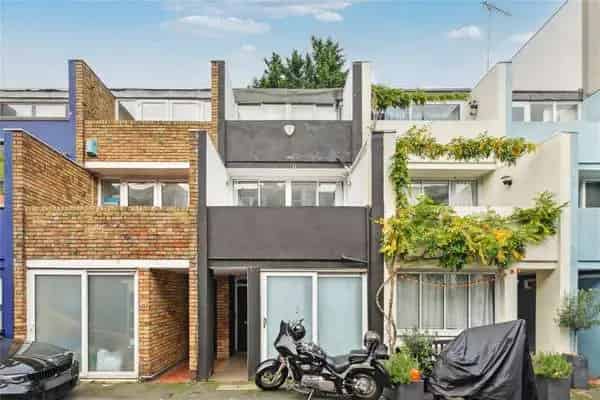 3-Bedroom Mews House for Sale in London