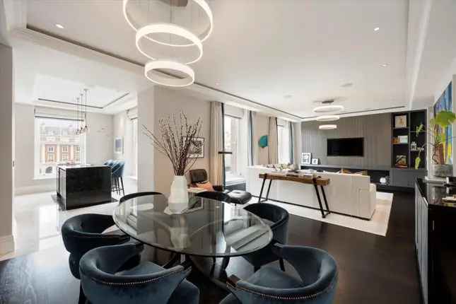 Flat for sale in Southampton Street, Covent Garden, London WC2E