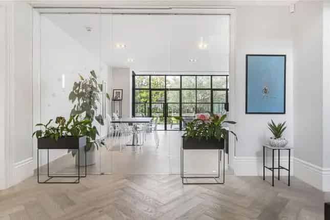 Luxury Six-Bedroom House for Sale in Southgate Green London