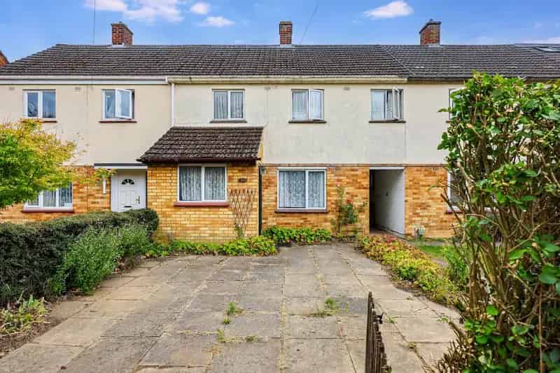 3 Bedroom Mid Terrace House for Sale Cambridge