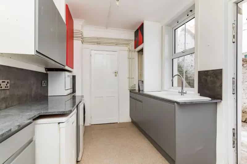 1 Bedroom Flat Lower Ground Floor Apartment
