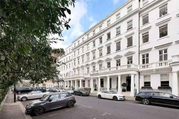 Lowndes Square, London, SW1X 9HB | Property for sale | Savills