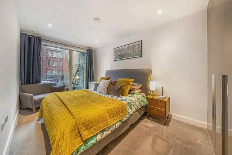 Bright One Bedroom Apartment with Balcony Near Amenities