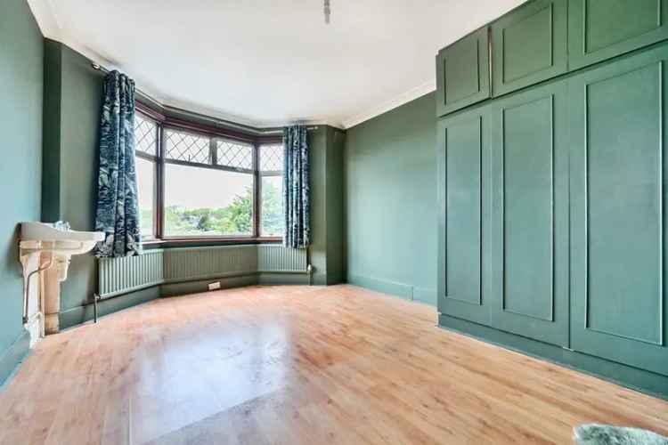 Spacious Home near Alexandra Park with Extension Potential