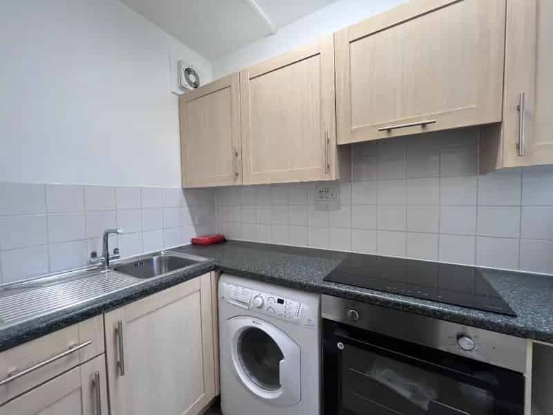 Studio Flat near Bath Train Station Modern Comfortable Living