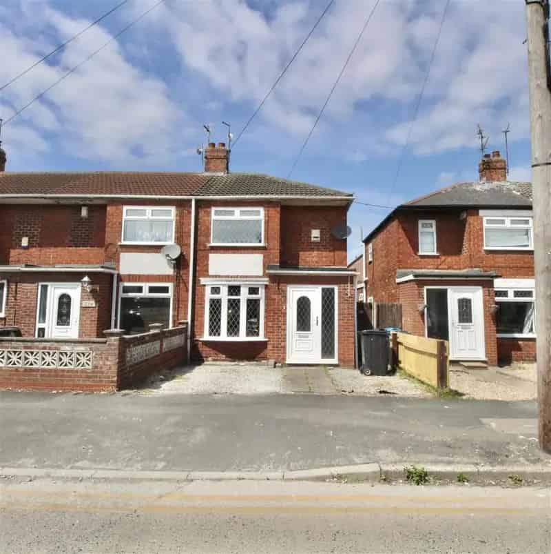 2 bedroom end of terrace house to rent
