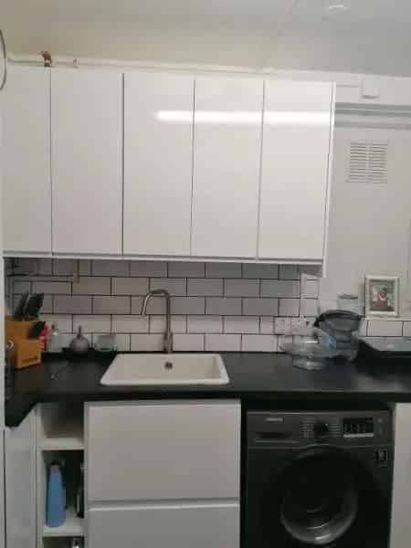 Bright Flat with New Kitchen and Bathroom 3 Storage Rooms